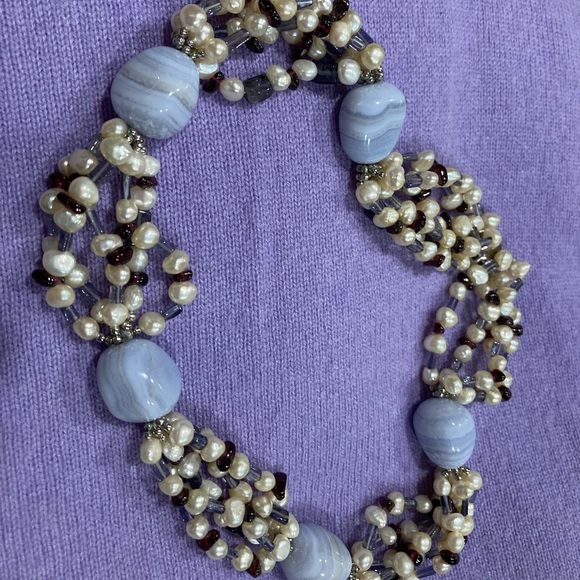 Agate and seed pearl choker. - Picture 5 of 10